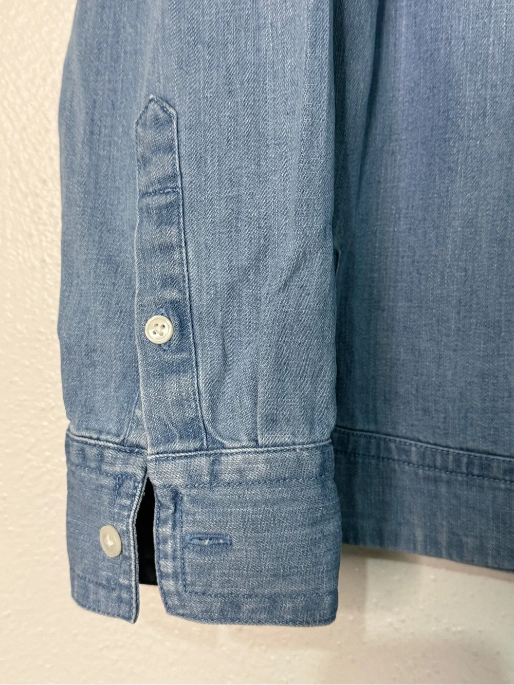 Banana Republic Light Blue, Long-Sleeved Denim Pullover. Sz M